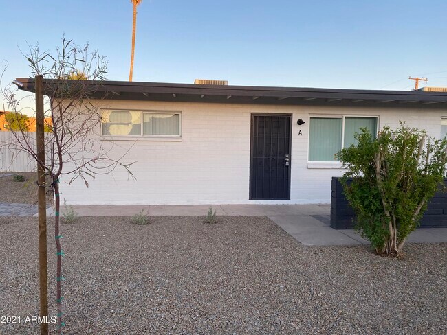 Building Photo - 929 E Tempe Dr
