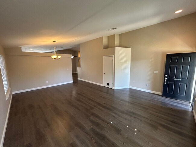 Building Photo - Beautiful Single Story 3 Bedroom, 2 Bath Antioch Home