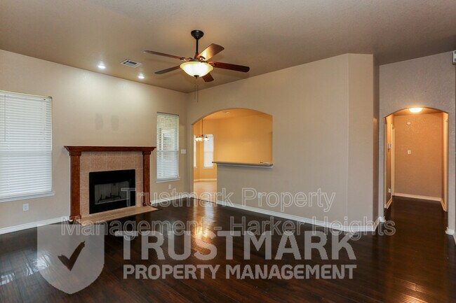 Foto del edificio - 6007 Lolly Loop