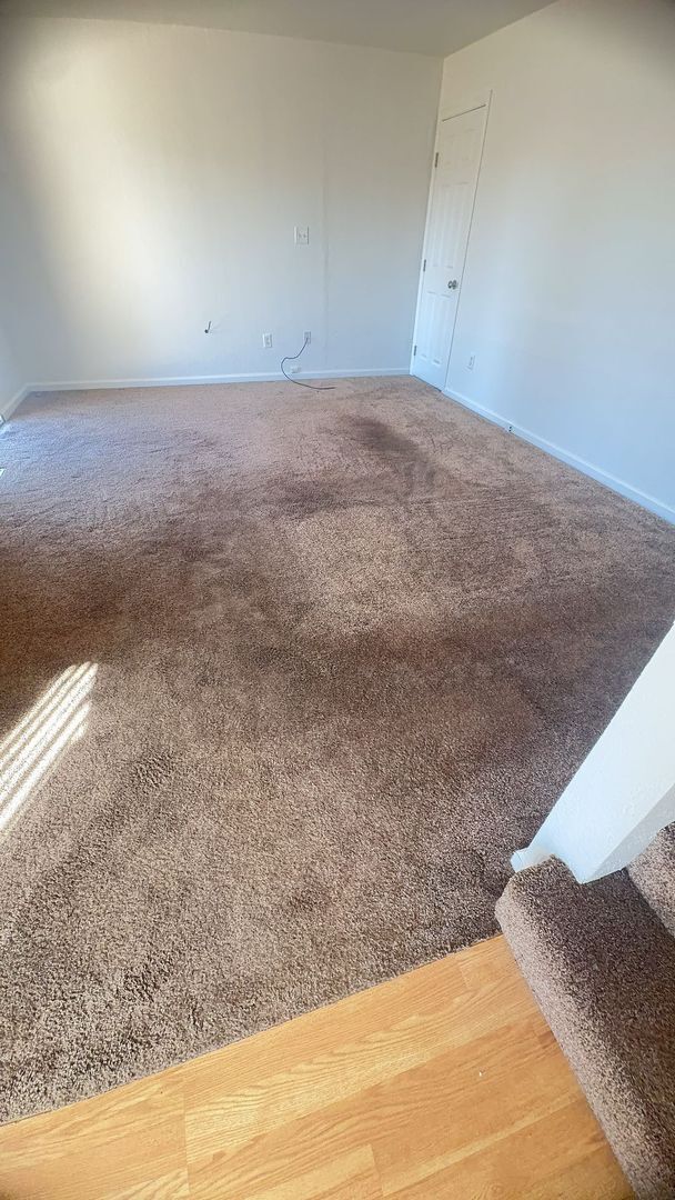 Foto del edificio - Experience the joy of lakeside living!