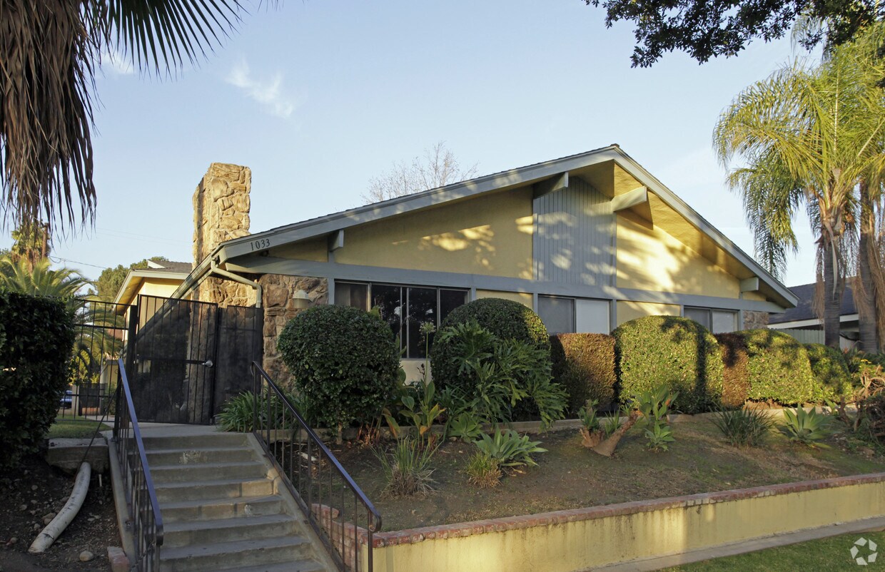 Foto principal - 1033 Springfield St