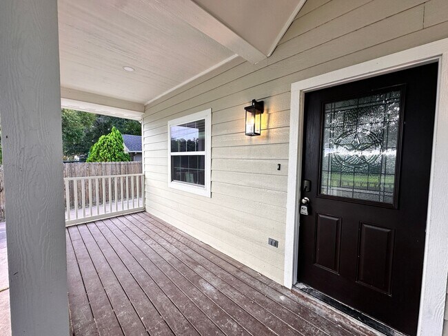 Building Photo - 3 Bed House Close to Historical Downtown Bryan