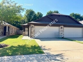 Building Photo - 9704 SW 25th St