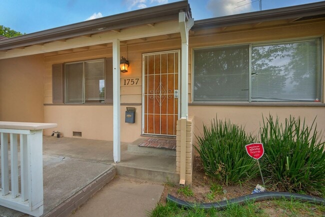 Photo - 1757 Wakefield Way House