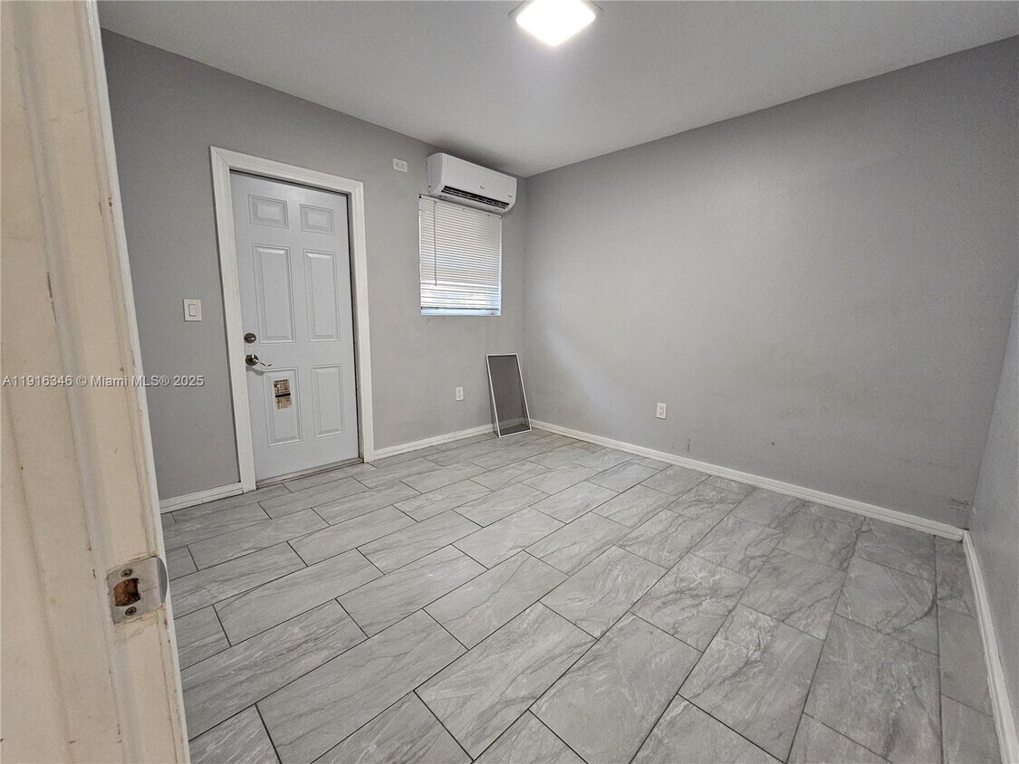 Foto del edificio - 950 NW 5th St