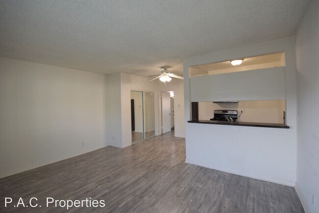 Foto del edificio - 1 br, 1 bath Apartment - 12255 Burbank Blv...