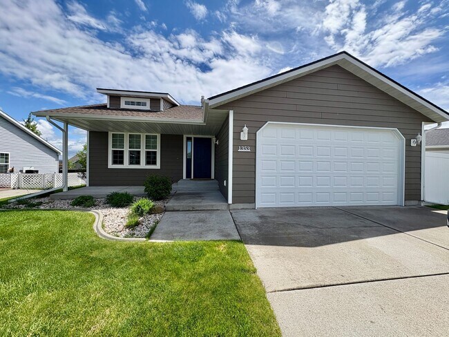 Foto del edificio - Beautiful 3 bedroom 2 bathroom home locate...