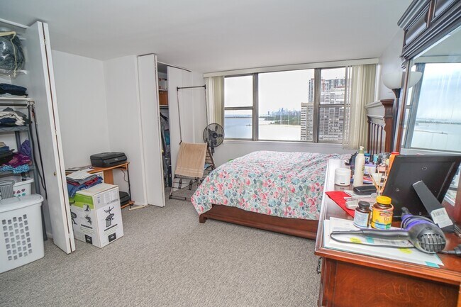 Foto del edificio - 6301 N Sheridan Rd