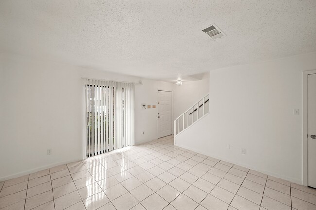 Foto del edificio - 3987 Tanglewilde St