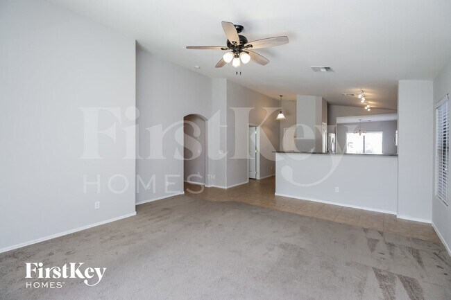 Foto del edificio - 3193 W Sunshine Butte Dr