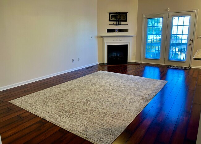Living room - 2732 Cedar Dr