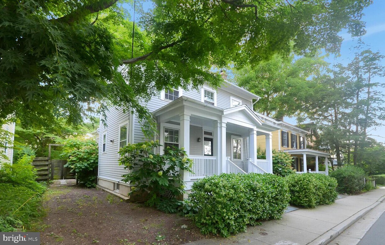 Primary Photo - 48 Pine St