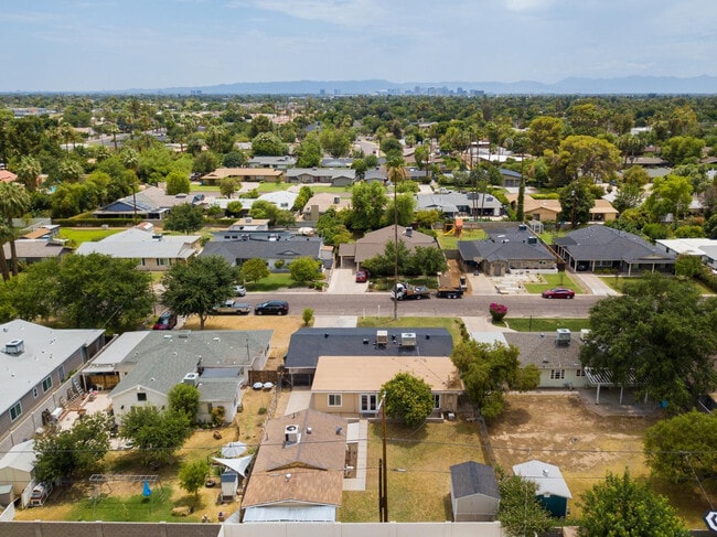 Foto del edificio - 510 E Belmont Ave