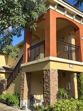 Building Photo - 930 NE 34th Ave