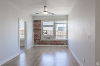 Interior Photo - 6500 Yucca Street