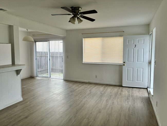 Building Photo - 4714 Greenholme Dr