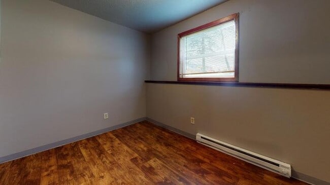 Building Photo - 2 bedroom in Pelican Rapids MN 56572