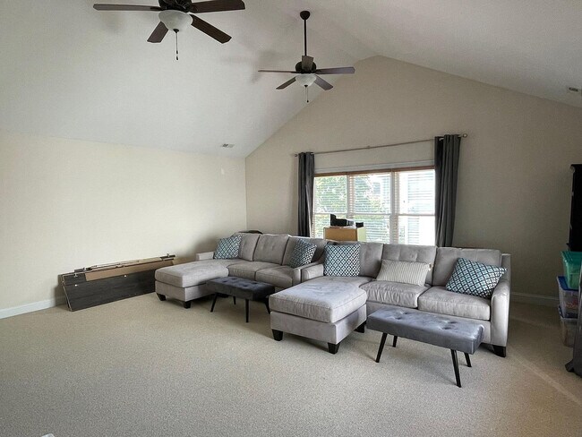 Foto del edificio - 6328 Kit Creek Rd