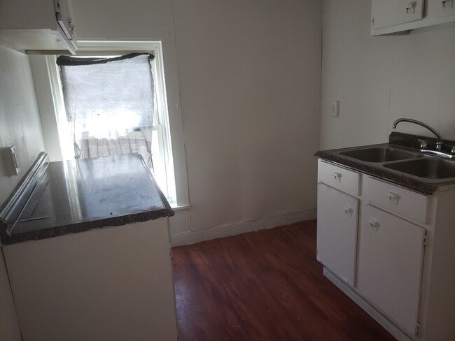 Kitchen - 953 E 2nd St