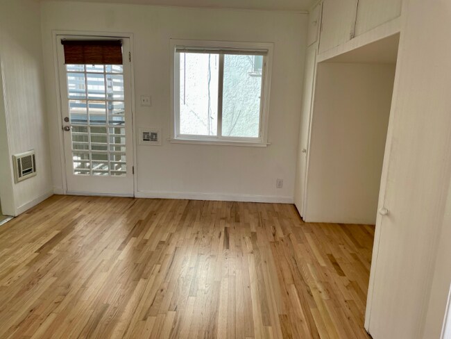 Foto del edificio - 446 S Oakhurst Dr
