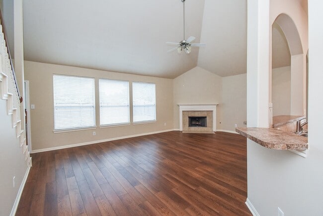 Foto del edificio - 15007 Grape Orchard Ct