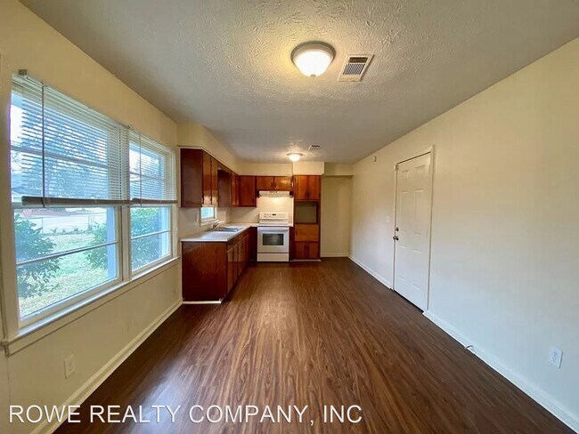 Building Photo - 3 br, 1.5 bath House - 305 MCCARTHA DRIVE