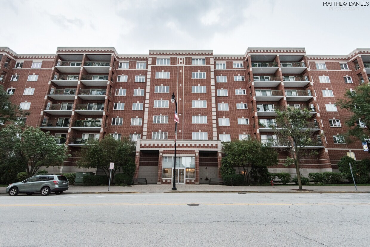 BuildingView - 675 Pearson St