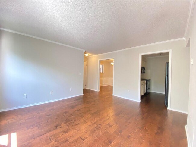 Building Photo - 1414 Huntingdon Chase