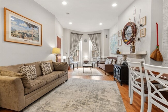 Building Photo - 48 Appleton St