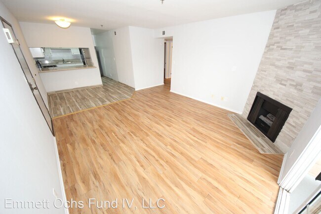 Building Photo - 7140 Flight Ave