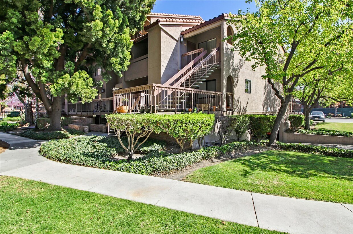 Foto principal - 2250 Monroe St