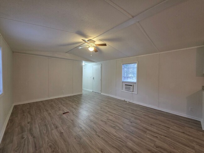 Foto del edificio - Newly Remodeled Trailer - Close to New River Air Station