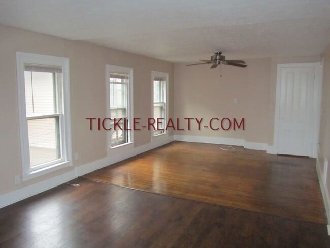Building Photo - 164-166 Meigs