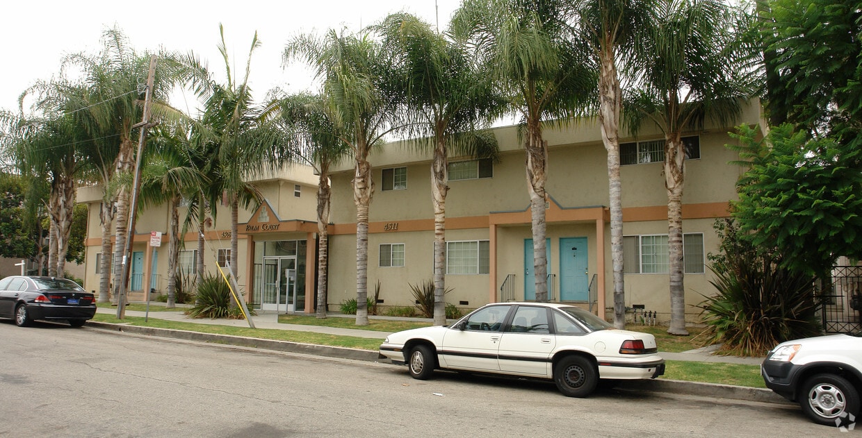 Building Photo - Palm Court