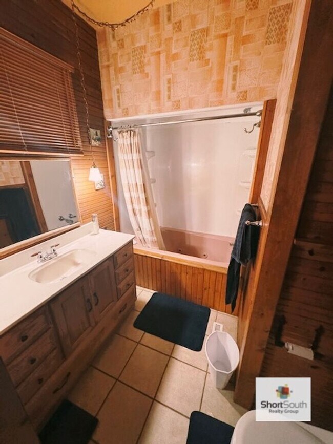 Foto del edificio - Fully Furnished 1.5 bath home in Muskegon ...