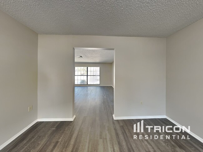 Foto del edificio - 13410 Shadberry Ln