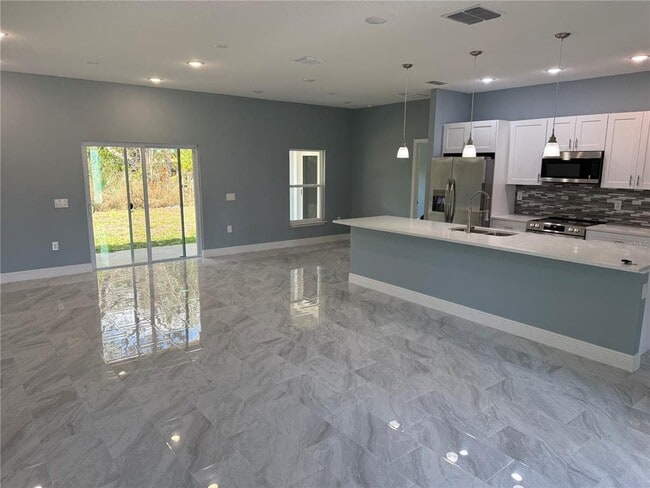 Building Photo - 463 Martigues Dr