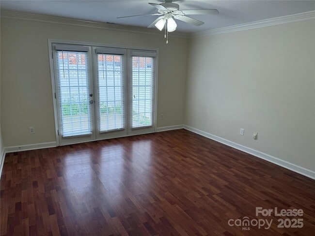 Foto del edificio - 1348 Green Oaks Ln