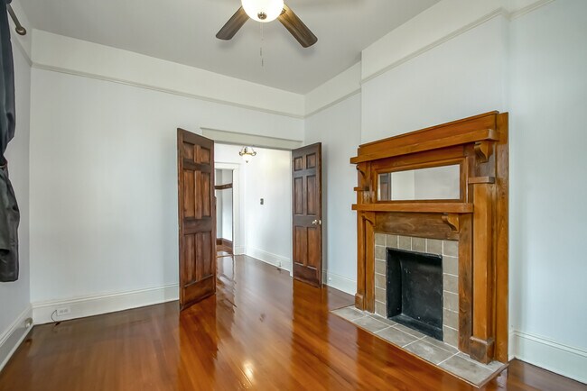 Building Photo - 332 Millaudon St