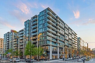 Building Photo - 920 I St NW