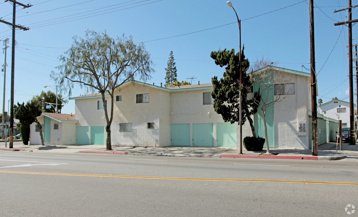 Primary Photo - 2815-2821 Randolph St
