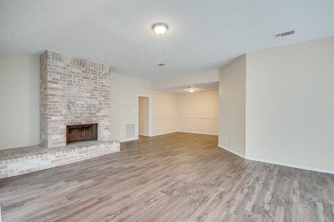 Building Photo - 9302 Beringwood Dr