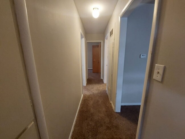 Building Photo - Wonderful 3 bedroom / 1 bath home on North...