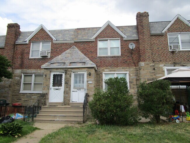 Photo - Large Row - Oxford Circle House