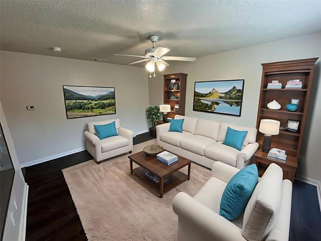 Foto del edificio - 1706 Curtis Dr