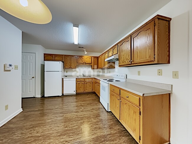 Building Photo - 1553 Far Dr