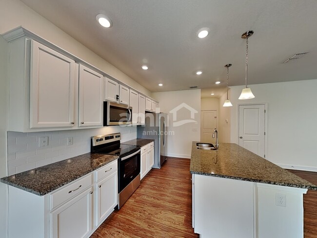 Building Photo - 8553 Highfield Ave