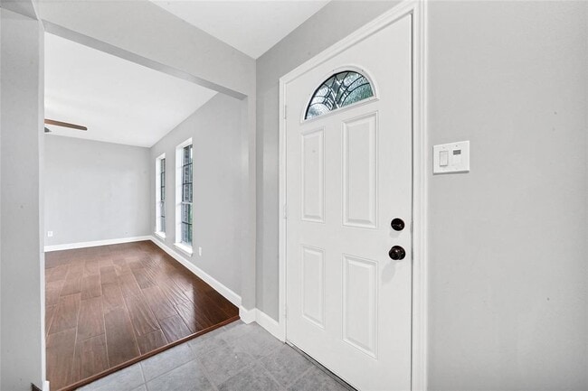 Building Photo - 18035 Rolling Creek Dr