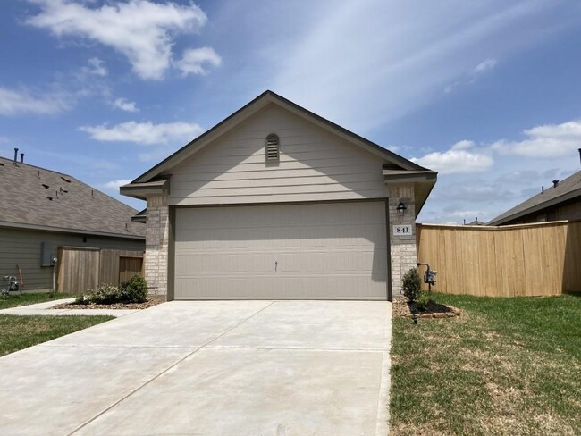 Building Photo - 843 Deerhurst Ln