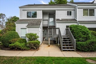 Building Photo - 220 Montauk Hwy
